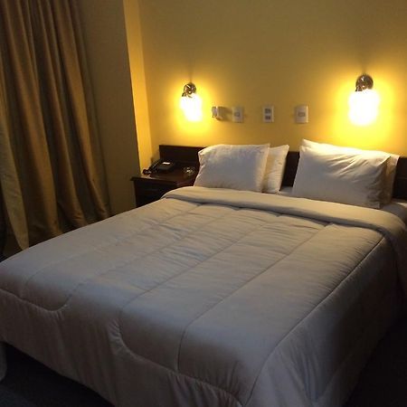 Hotel Manduvira Асунсьон Номер фото